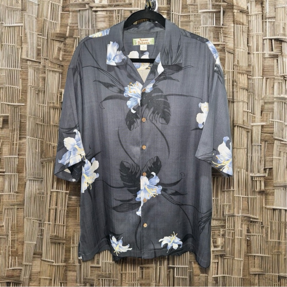 Tommy Bahama 100% Silk Floral Short Sleeve Button Up Shirt, Size M